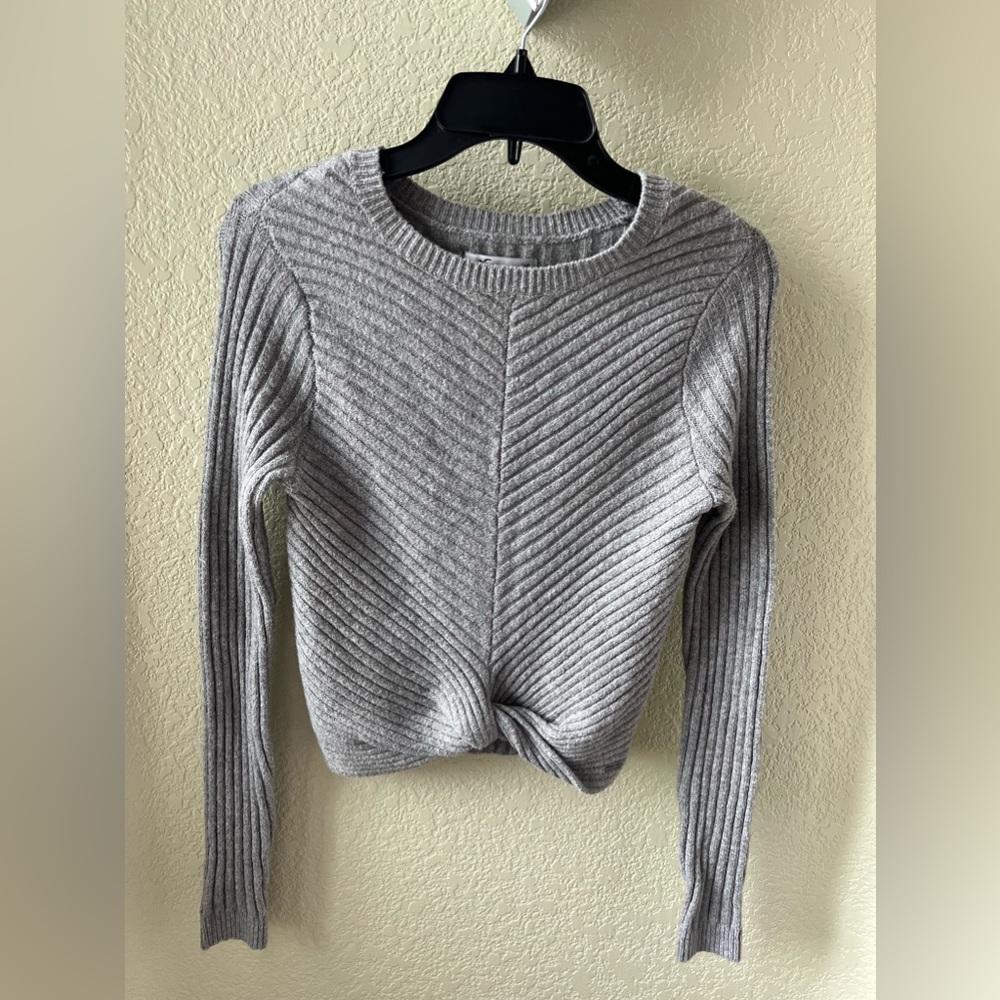 Hollister Tie Front Sweater Size XS